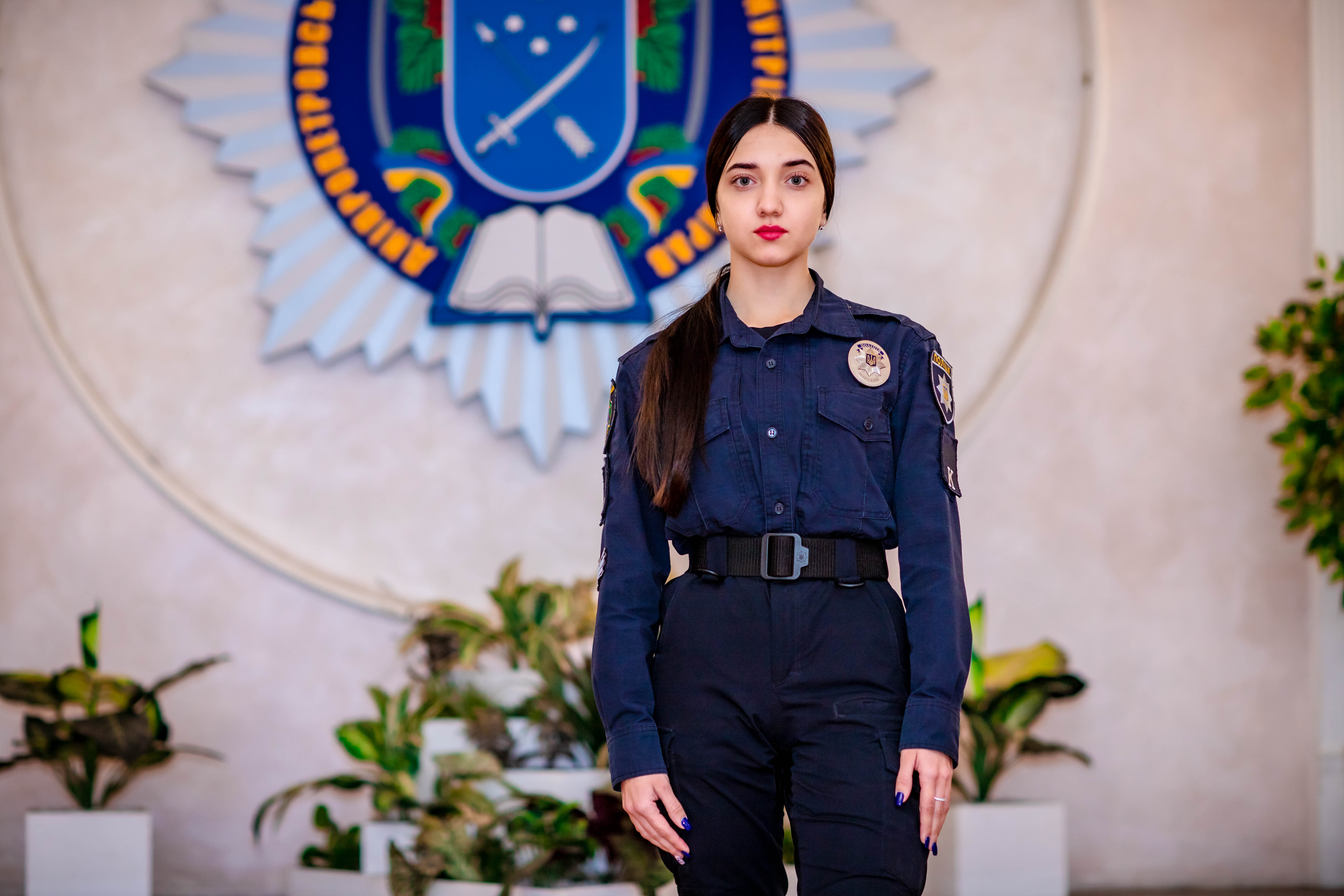 У Дніпрі курсантка врятувала життя чоловіку, який порізав вени в автобусі.