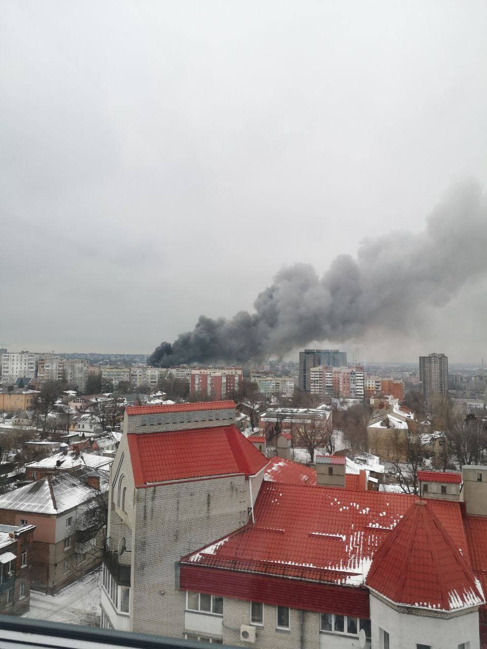 Горит 9-этажное здание главного офиса АТБ.