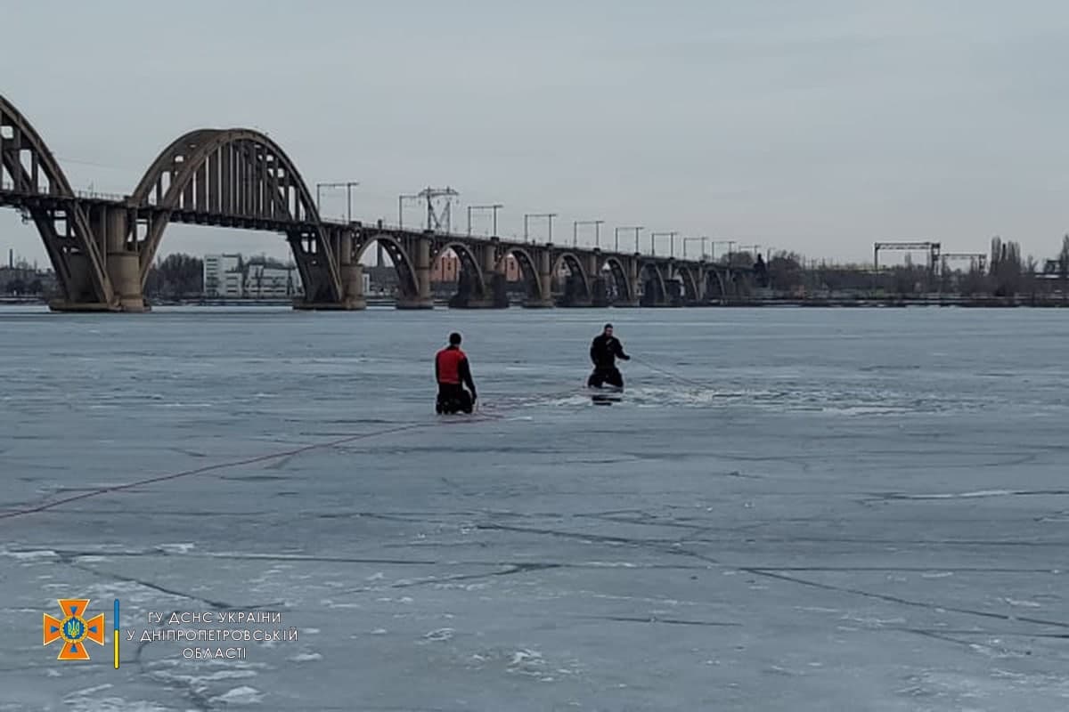 Спасатели нашли тело утонувшего подростка.