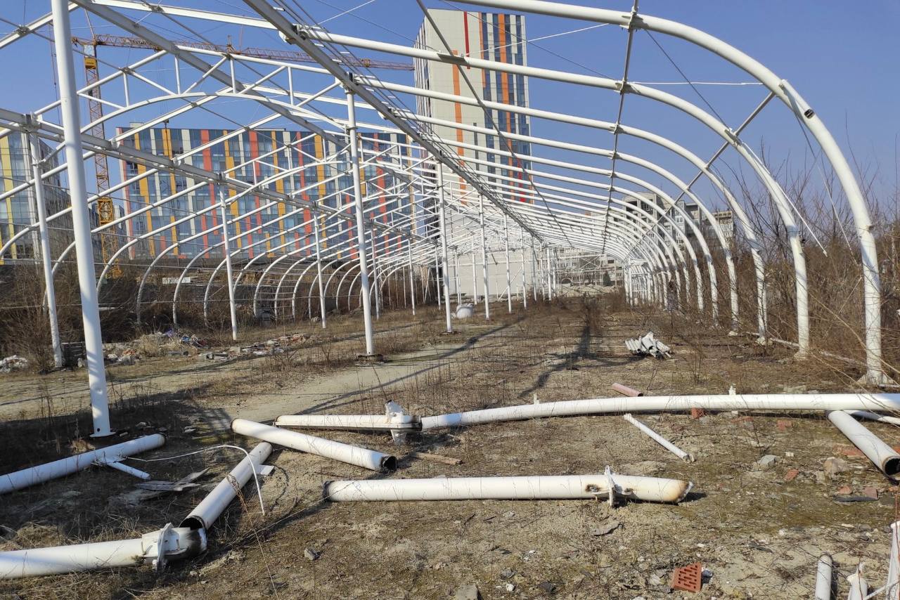 У Дніпрі екскомандир військової частини допоміг захопити нерухомість на Набережній.