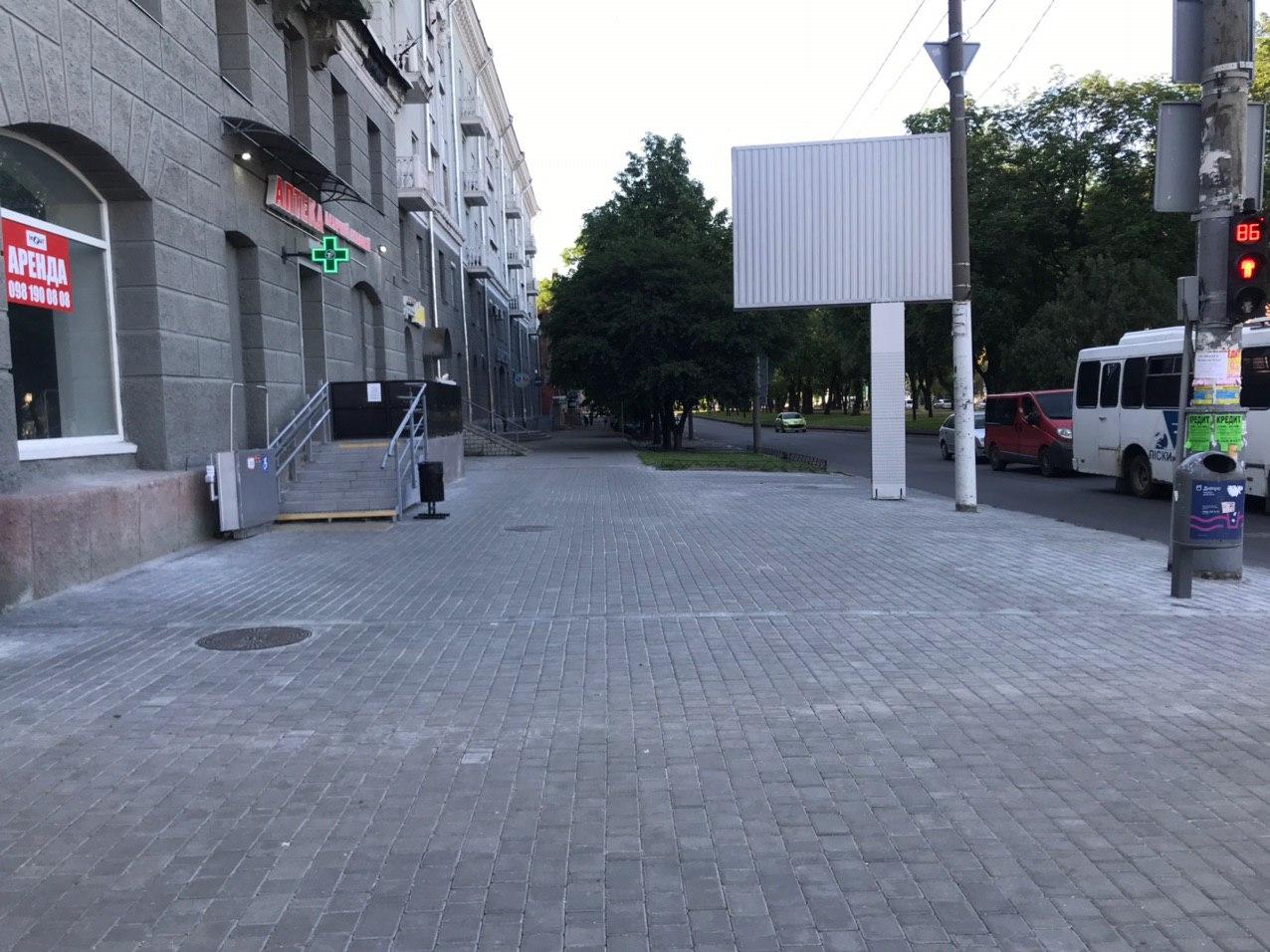 Милым дамам можно не переживать за свои каблуки/ фото: Urban Dnipro