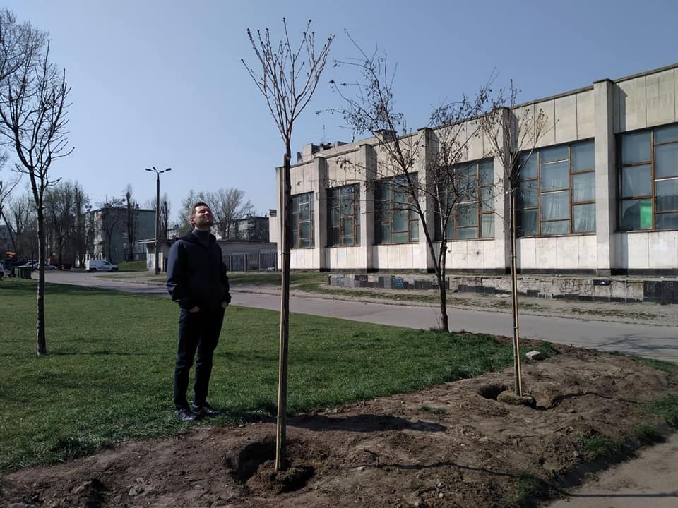 Райончик помнит своих героев: на Левом берегу высадили аллею в память об Усачеве (фото) фото 1