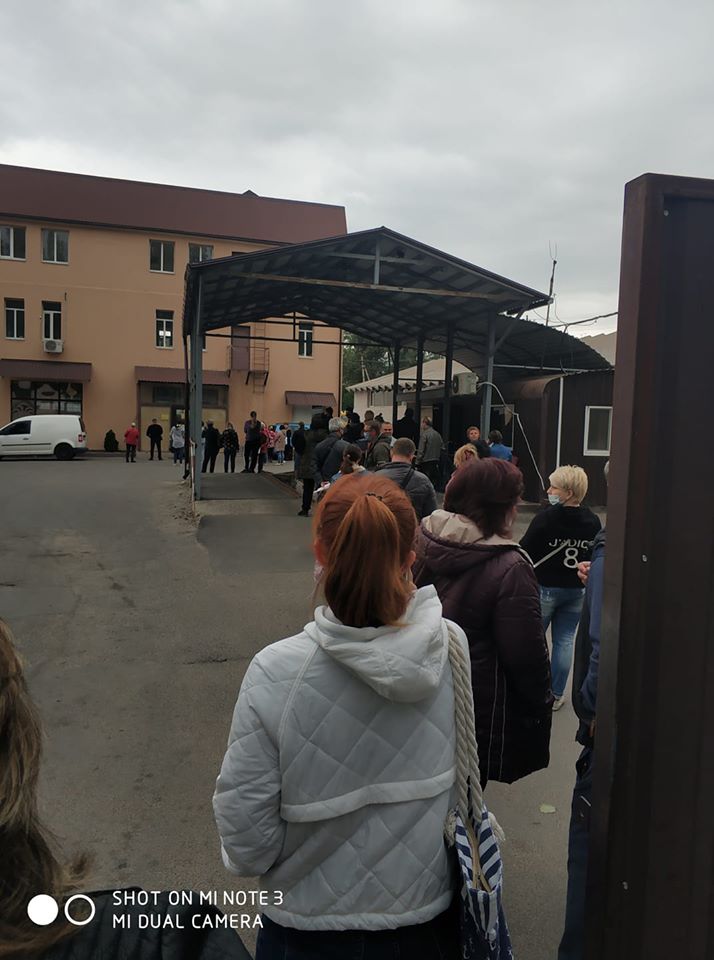 Не так все просто: за спецбилетами выстроились громадные очереди фото 2 1