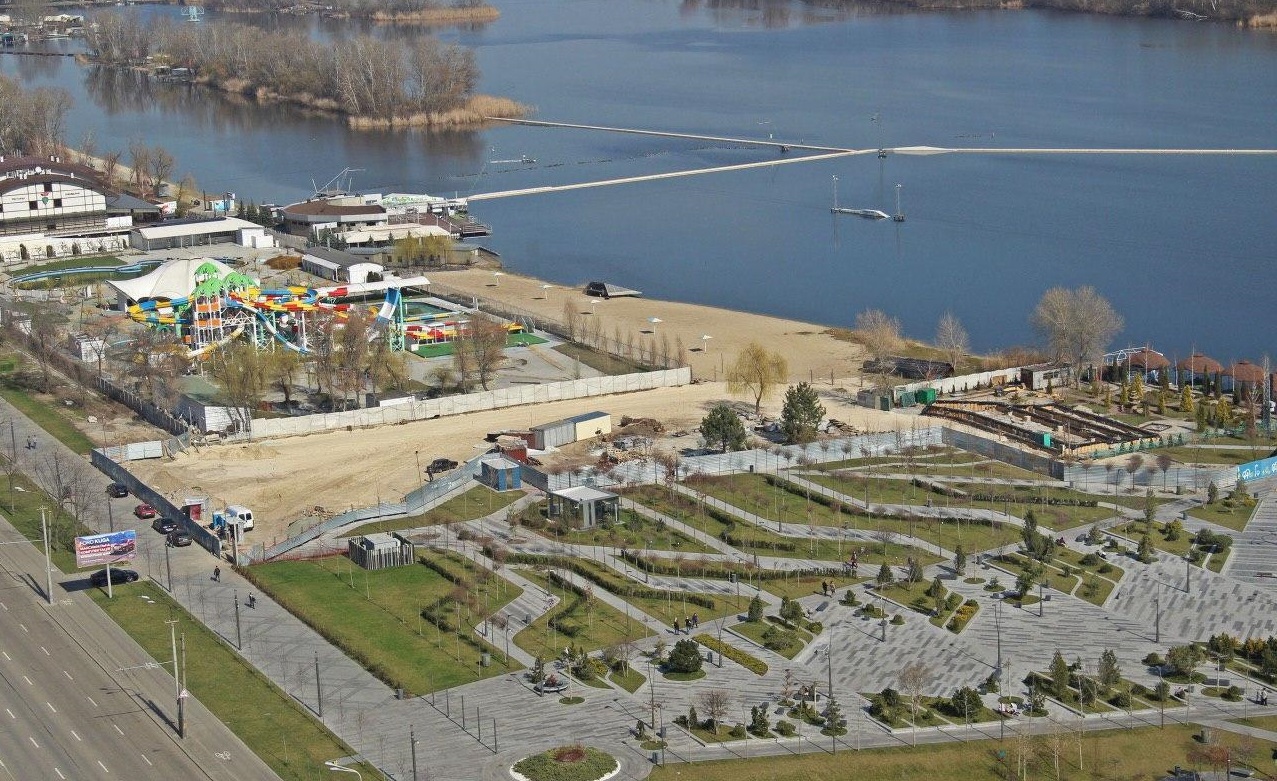 Сквер будет прилегать к аквапарку/ фото: Дмитрий Лысенко