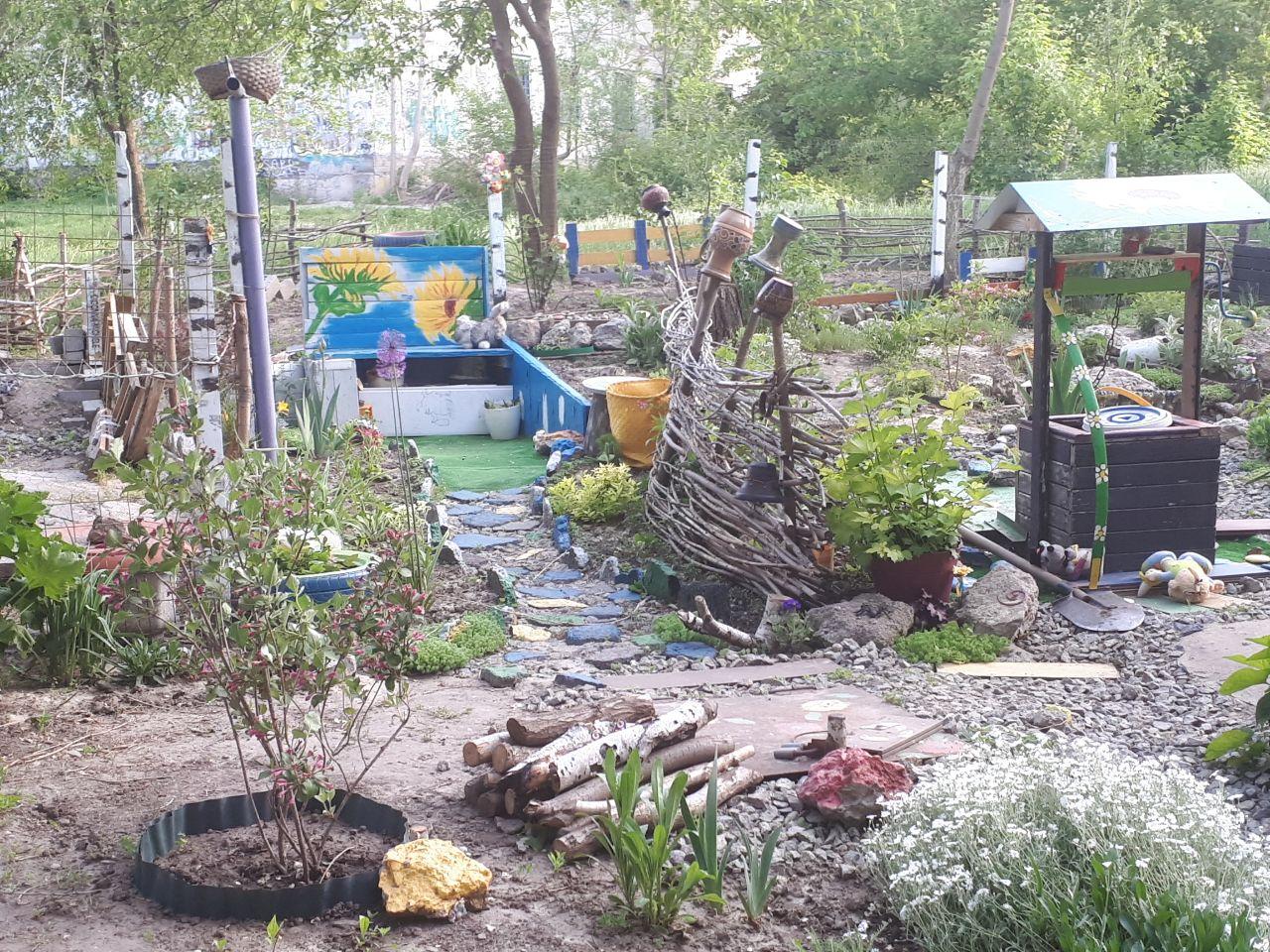 Райский уголок: днепряне превратили двор в произведение искусства (фото) фото 2 1