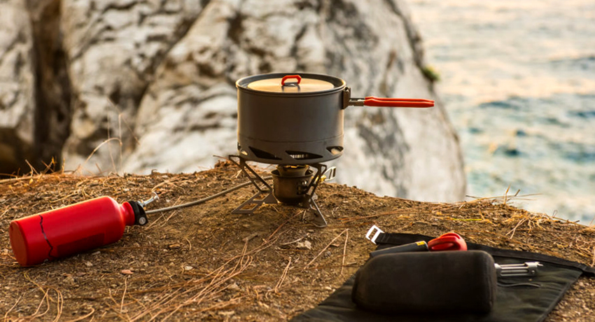 Чек-лист запасов на случай войны: от тушенки до павербанка на солнечных батареях фото 2 1