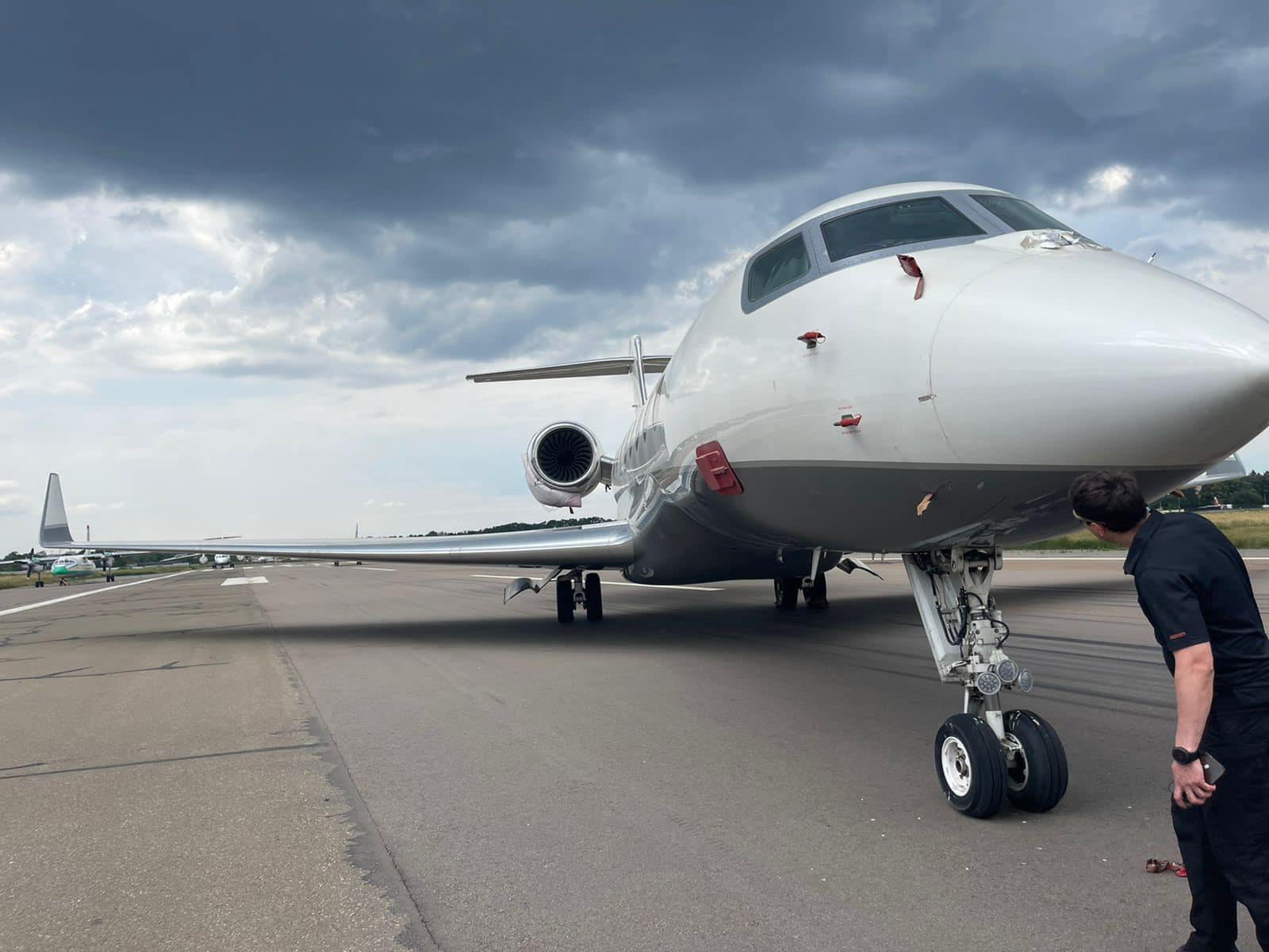 Гелікоптер та літак Медведчука "допомагатимуть" ЗСУ