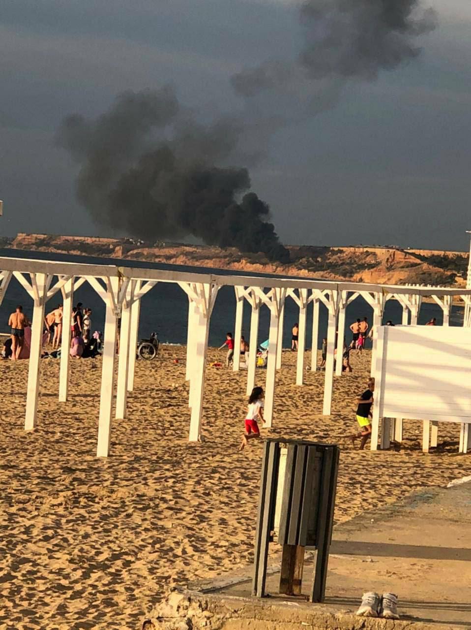 У Криму після вибуху на військовому аеродромі Бельбек почалася пожежа