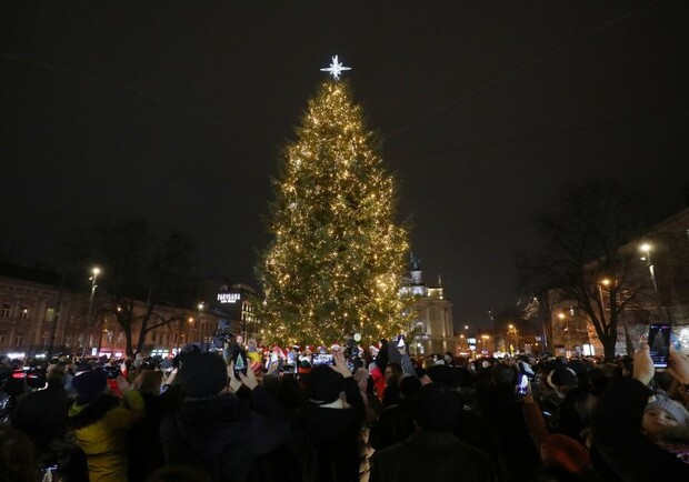 Главная елка Львова/ фото: Роман Балук