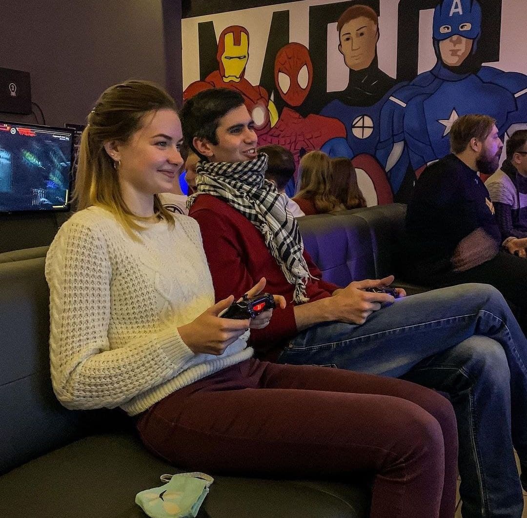 Игра на PS/ фото: inst mestoanticafe