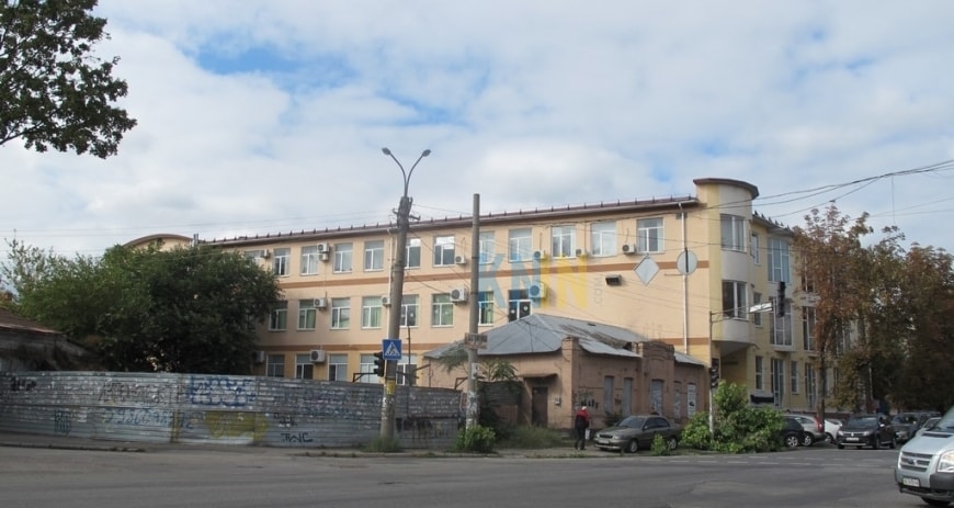 Пустырь, обнесенный железным забором/ фото: fb Никиты Реутова