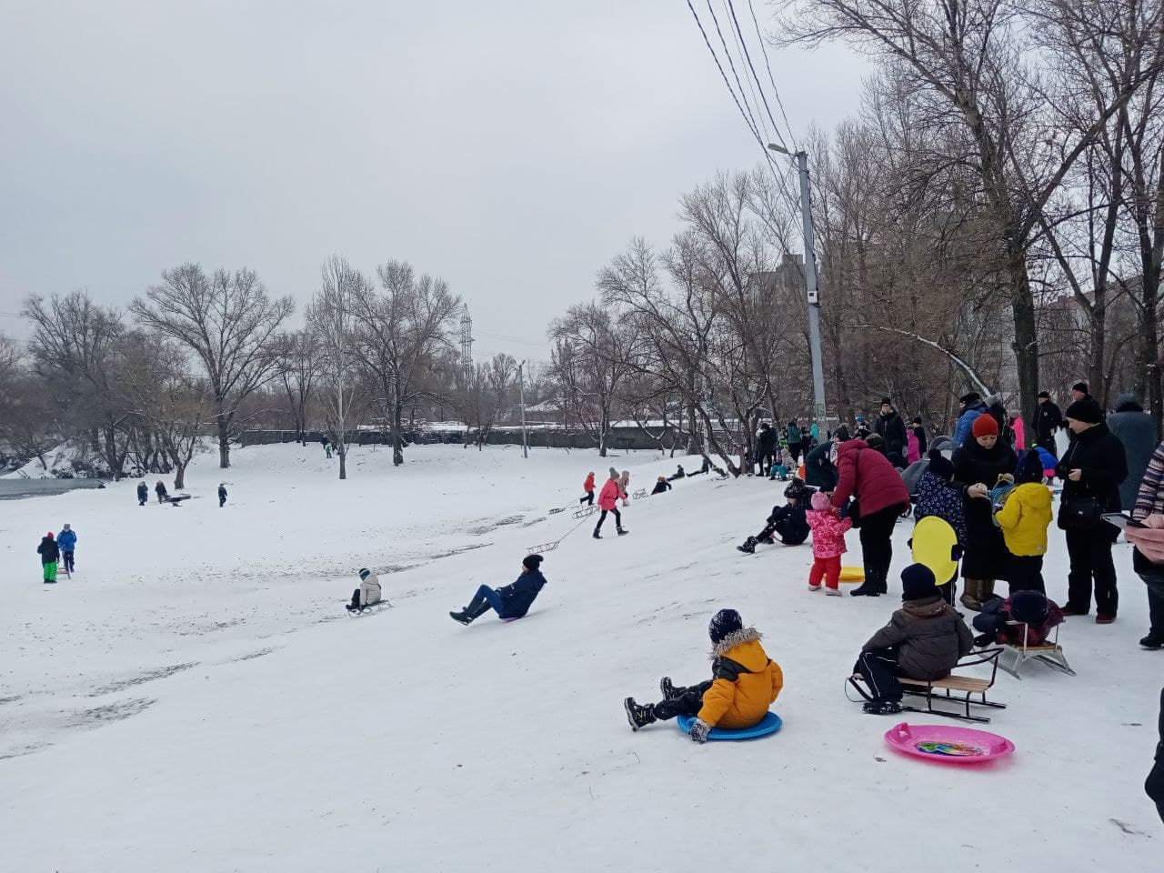 Покатушки у карьера на Красном Камне/ фото: fb Андрея Никитина