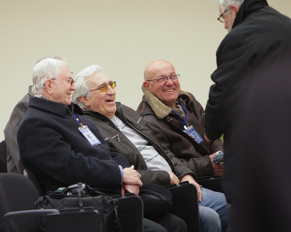 Амеран с сотрудниками футбольного клуба/ фото: fb Сергея Алахвердяна