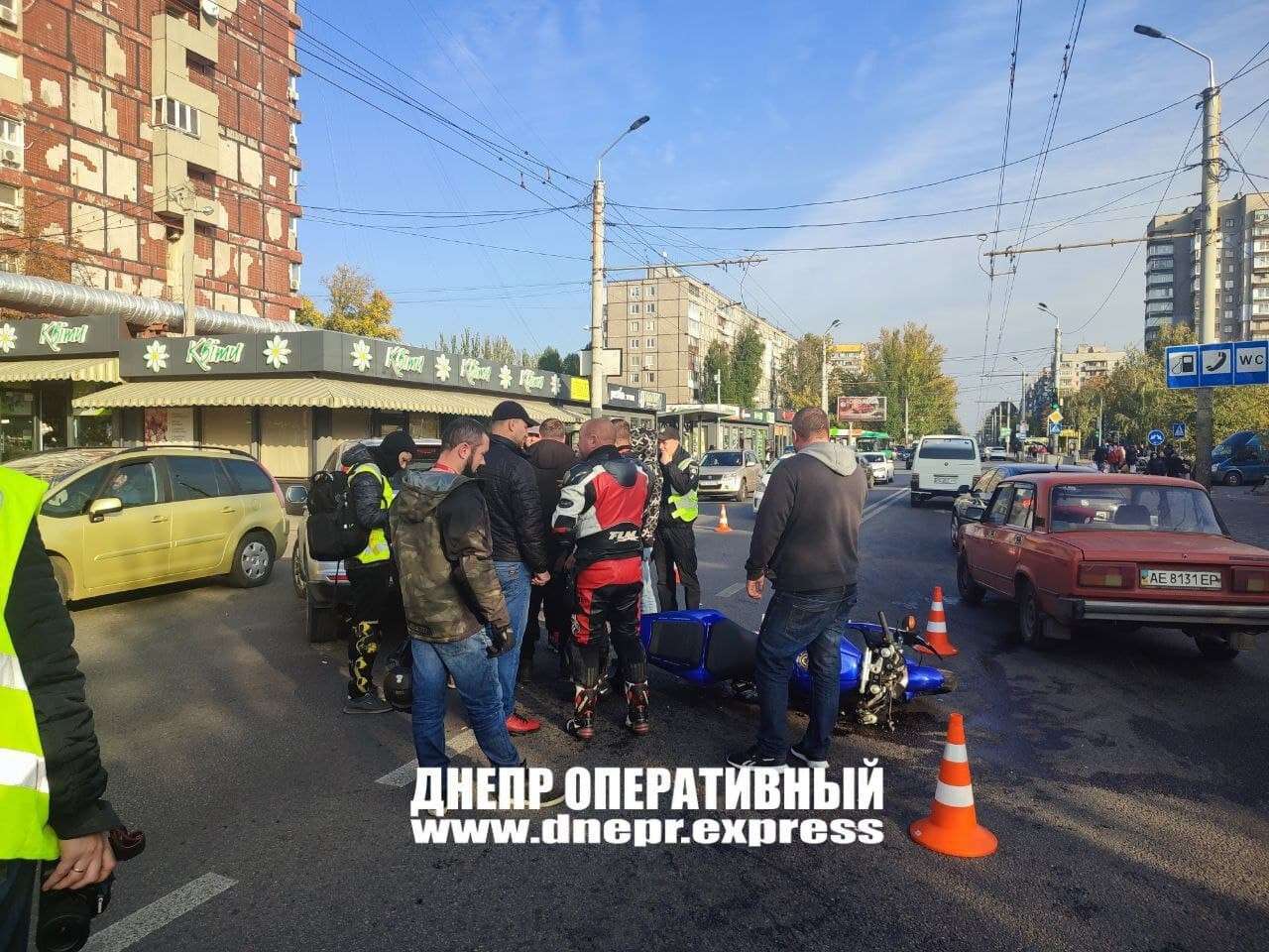 В Днепре мотоциклист "влетел" в автомобиль/ фото: Днепр Оперативный