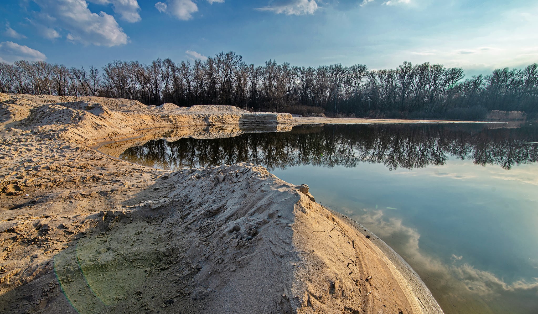 Пески у реки Днепр/ фото: fb Александра Пасечника
