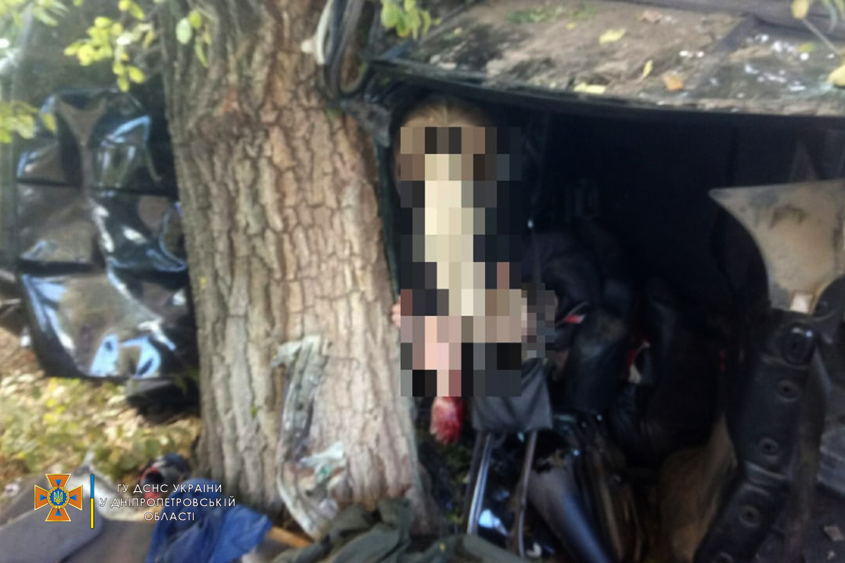 Жуткое ДТП на трассе Днепр-Никополь/ фото: ГУ ГСЧС Днепропетровской области