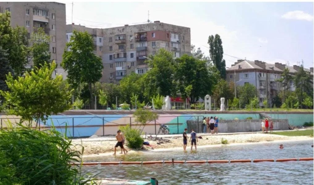 Новый пляж рядом с гостиницей "Парус"/ фото: D1