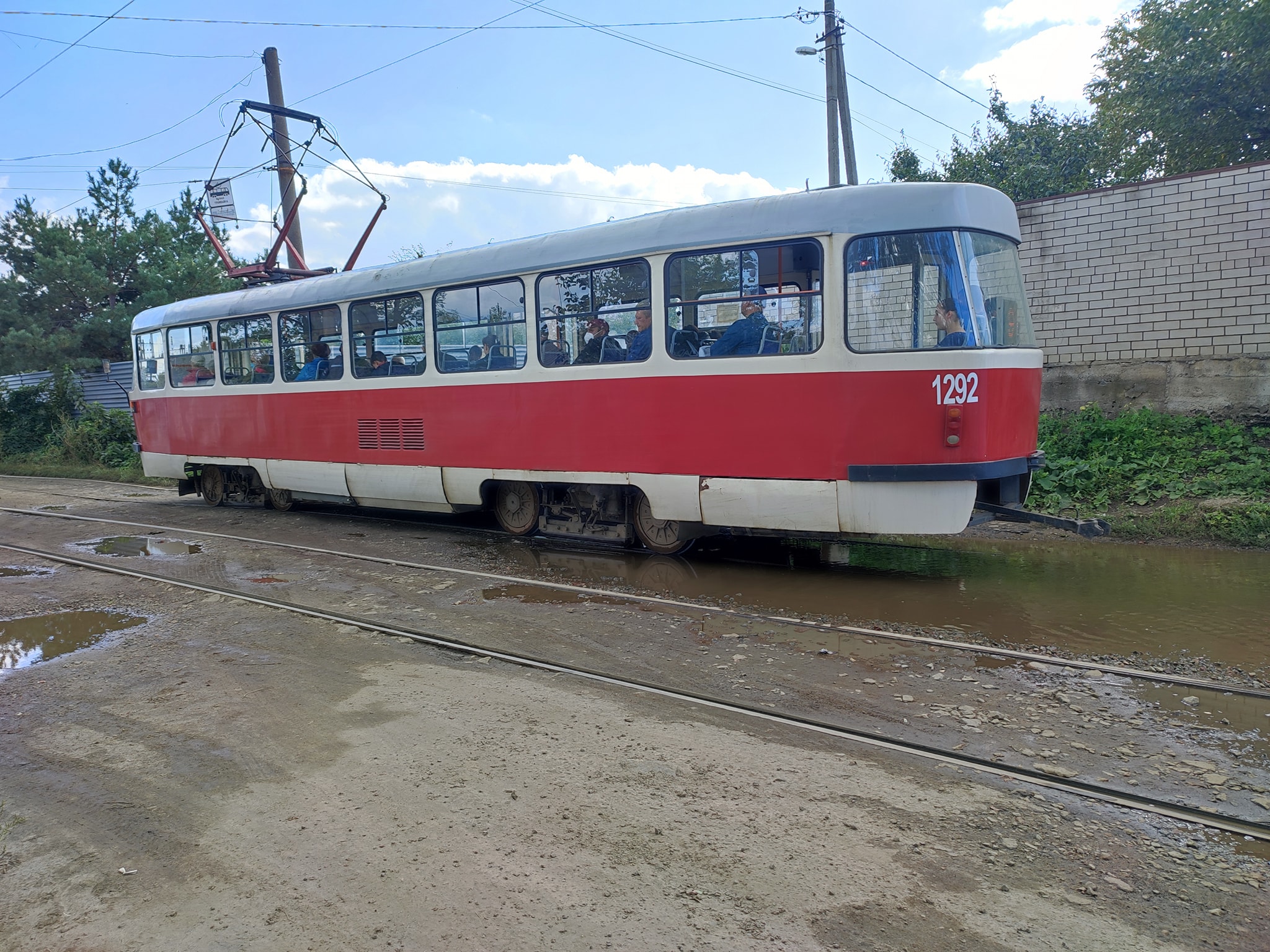 Остановка "Улица Трамвайная" в Днепре/ фото: fb Андрея Хархоты