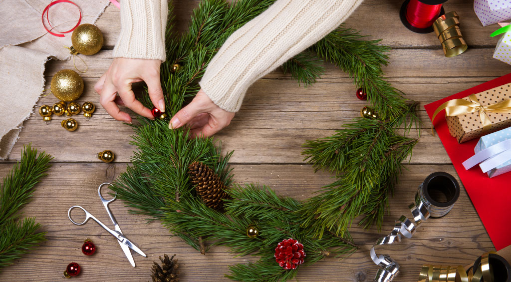 Плетение венка/ фото: markusheide.de