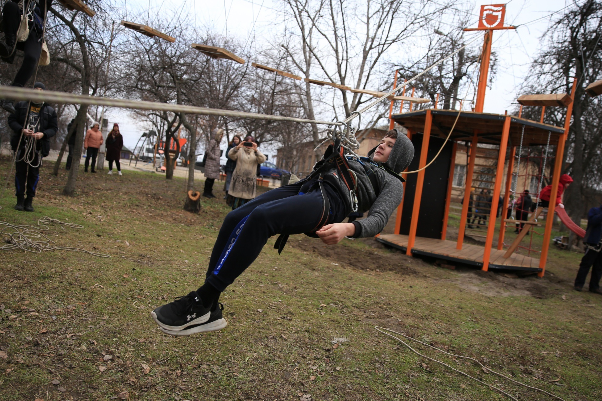 В Днепре появился детский веревочный парк "Активная страна".
