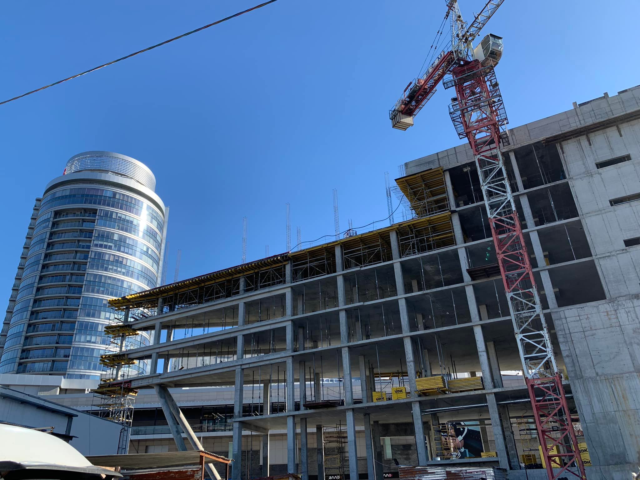 Строительство ТДЦ "Перекресток" возле "Мост-Сити".