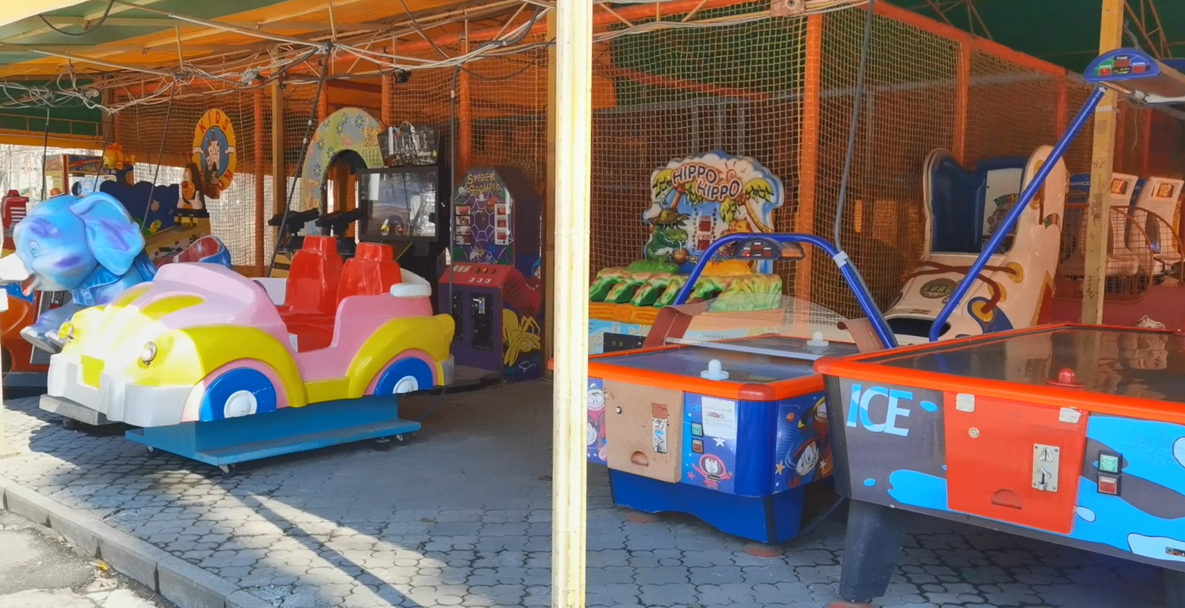 Детский лабиринт в парке Глобы/ фото: Светлана Юрченко