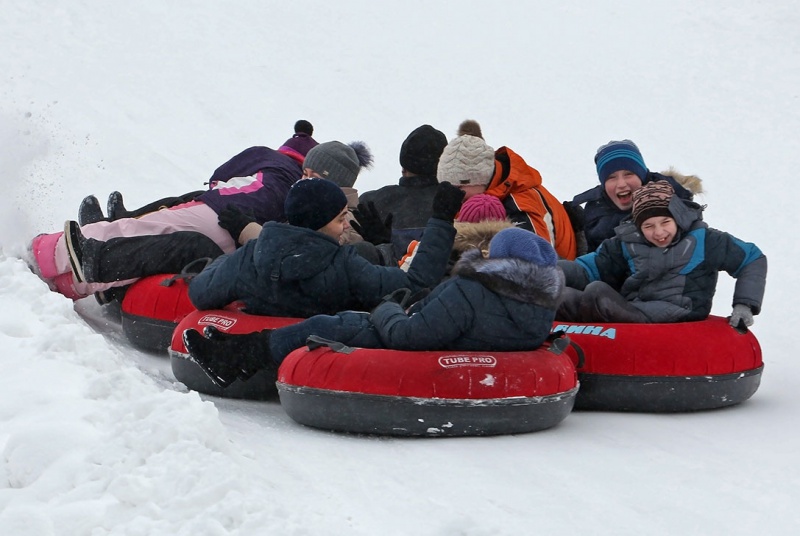 Покатушки на тюбах в "Лавине"/ фото: lavina.dp.ua