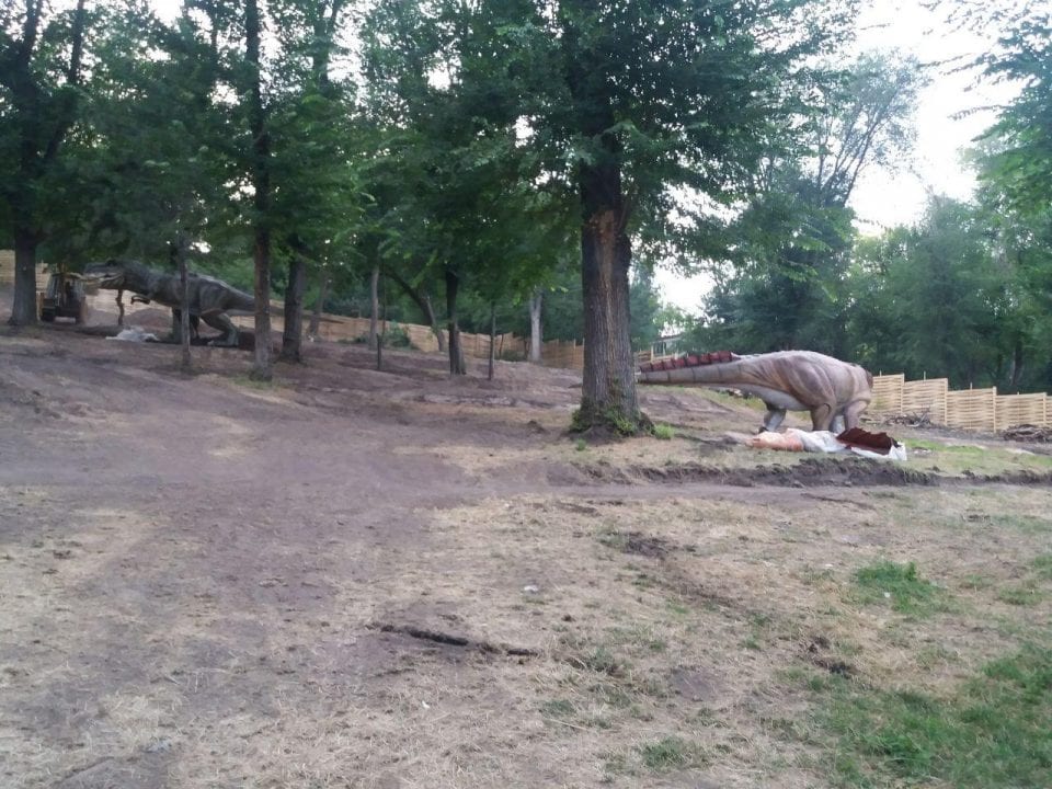 Динозавры в Зеленом Гаю/ фото: dnpr.com.ua