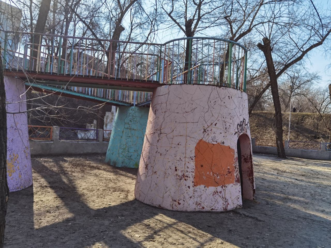 Замок в парке Глобы/ фото: Светлана Юрченко