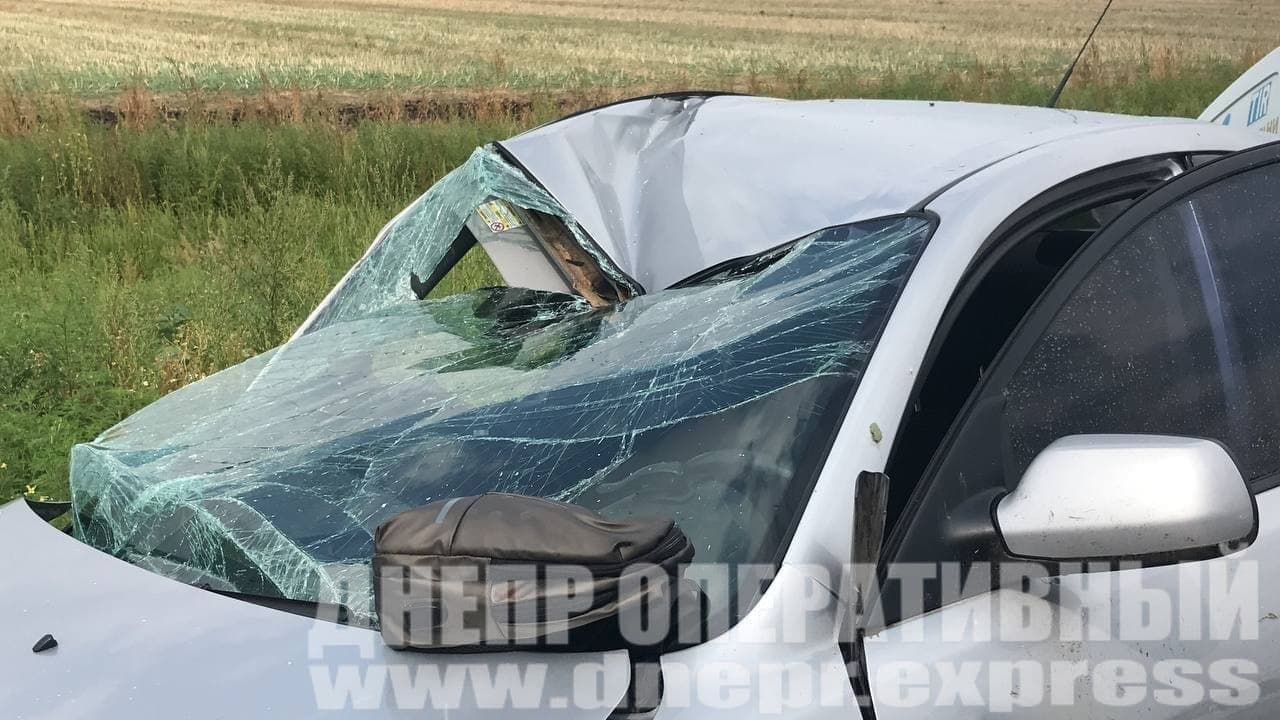 Разбитая Mazda/ фото: Днепр Оперативный