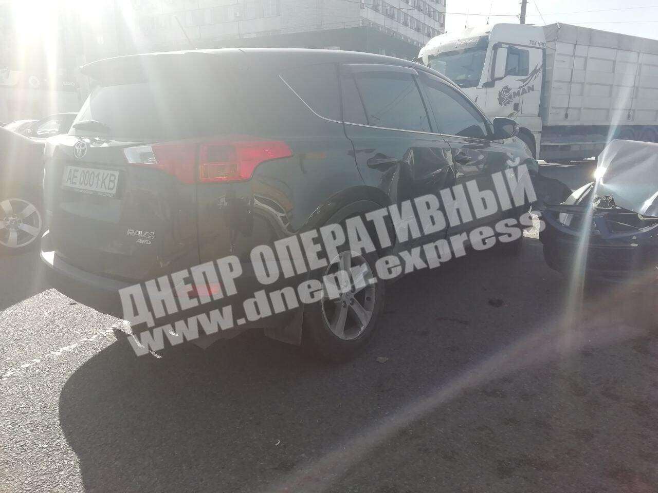 Машина, из-за которой случилась авария/ фото: Днепр Оперативный