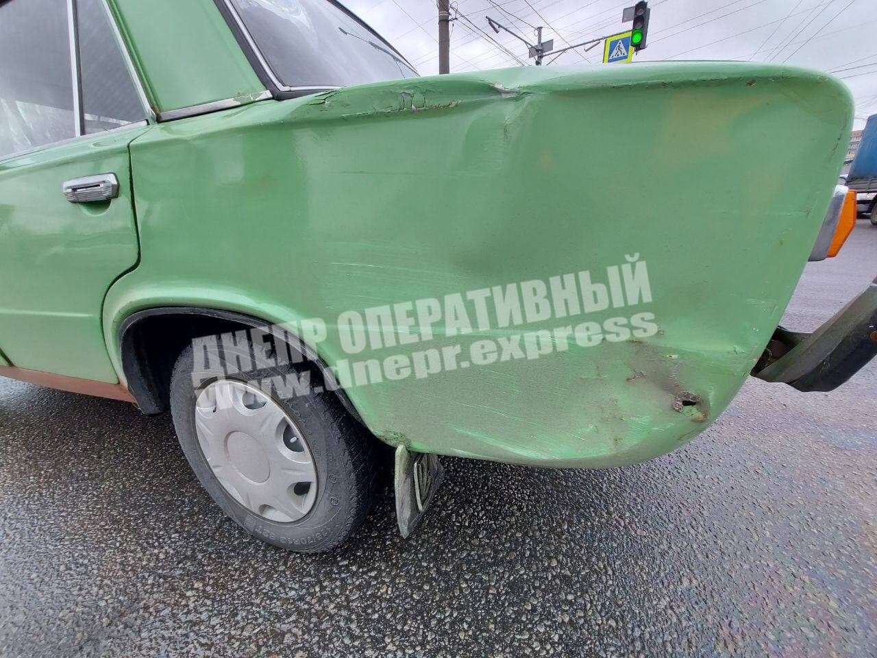 Вмятина на ВАЗ/ фото: Днепр Оперативный