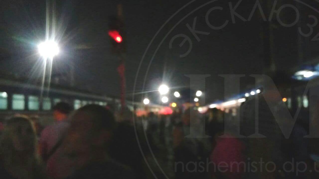 Ложное минирование вокзала в Днепре/ фото: НМ