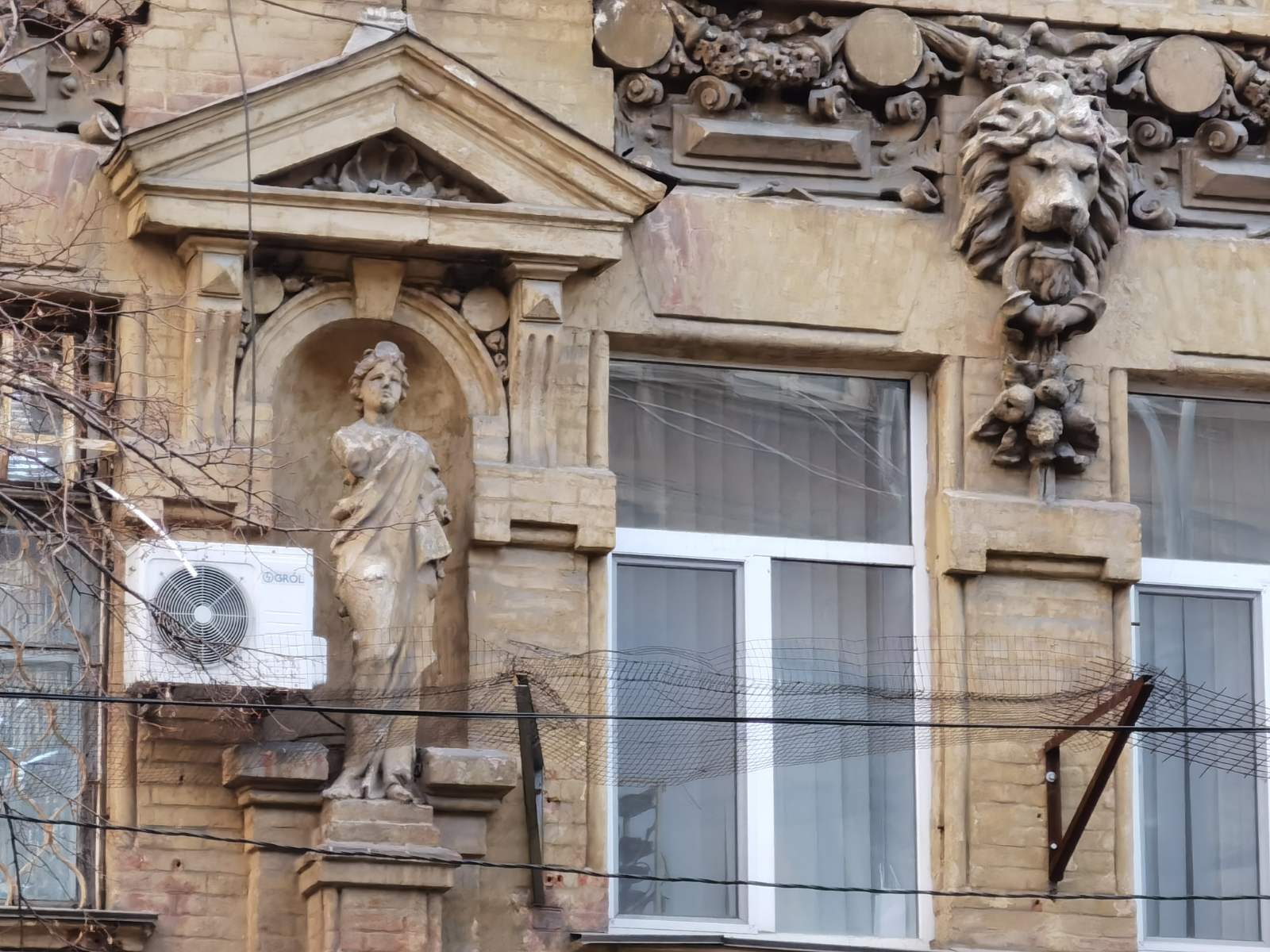 Скульптура музы без рук/ фото: Светлана Юрченко