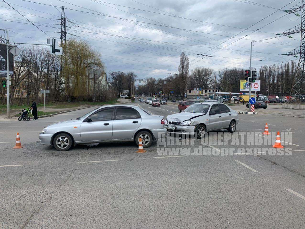 ДТП на Хмельницкого/ фото: Днепр Оперативный