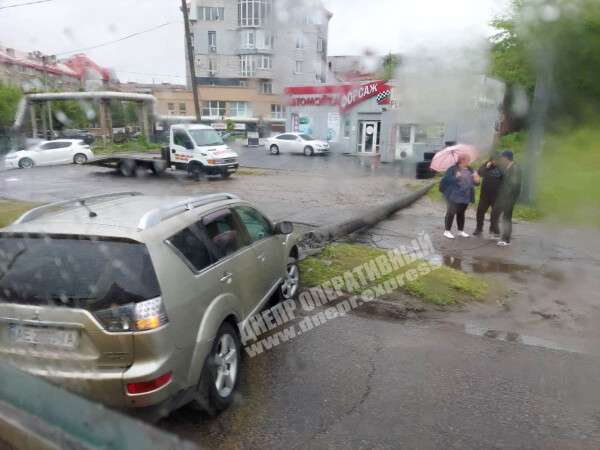 Авария на Космической/ фото: Днепр Оперативный