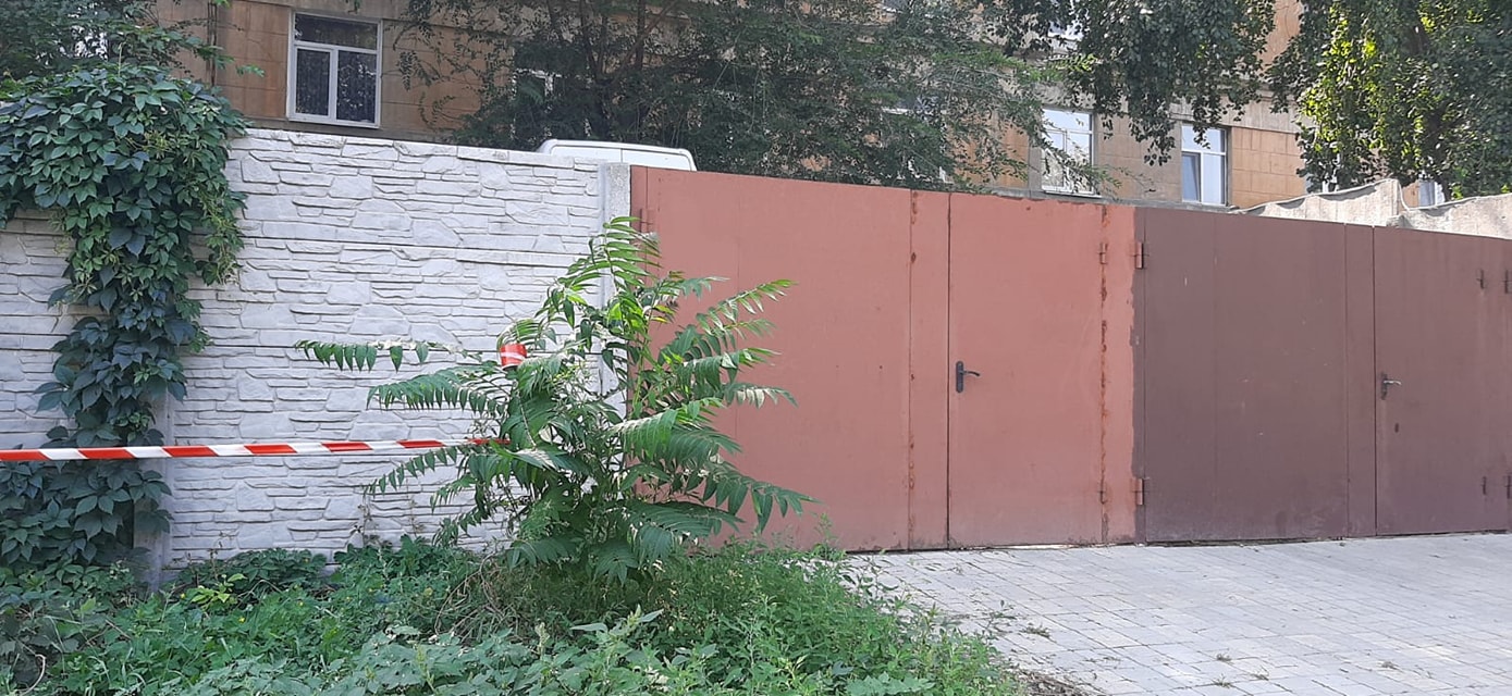 Царь-заборы на Шмидта/ фото: fb Руслана Мороза 