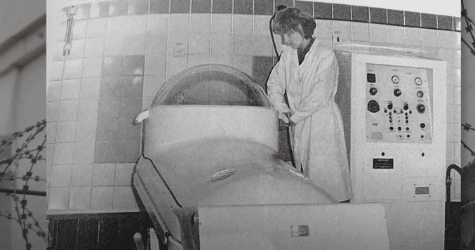 Наблюдение врачей за действием препарата/ фото: фильм "Игрень"