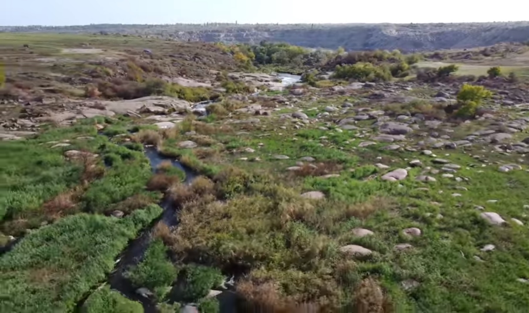 Токовские водопады с высоты/ фото: youtube ТурИстории - Рыбалка, Походы, Активный отдых