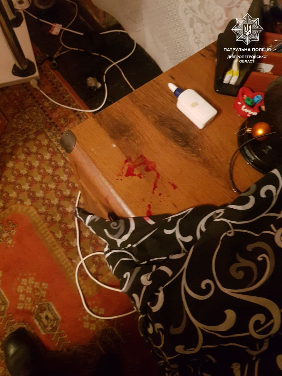 В Днепре мужчина пытал, бил и поджигал свою сожительницу.