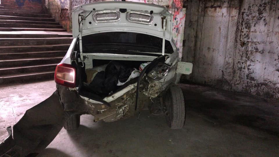 Вот так перекрутило багажник/ фото: fb Михаила Лысенко