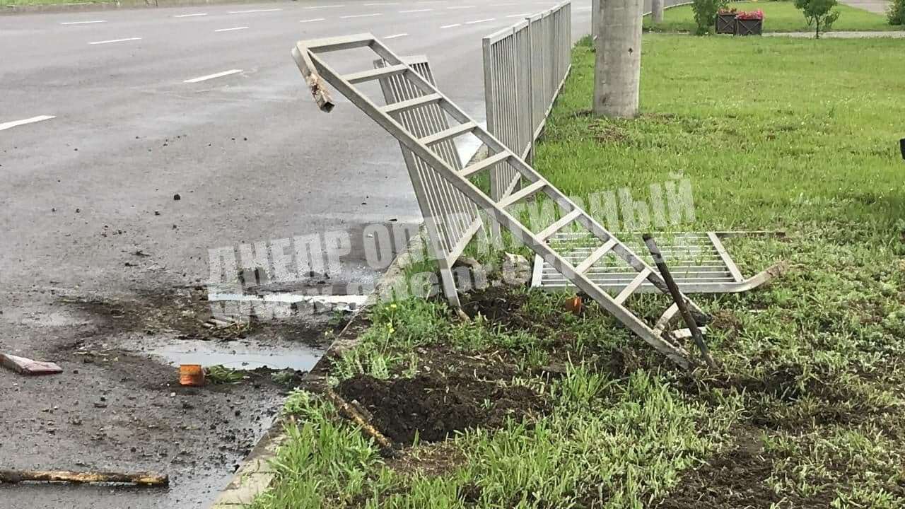 Ограждение на месте ДТП/ фото: Днепр Оперативный