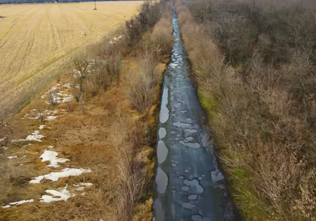 Как выглядит самая страшная дорога в Днепропетровской области / фото: Moto LIFE