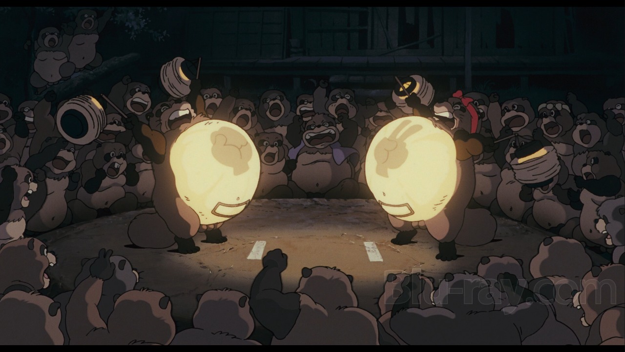 Сцена, де єнотовидні собаки вчаться перетворюватися, що. зберегти свій народ, поки люди рубають дерева у лісах.