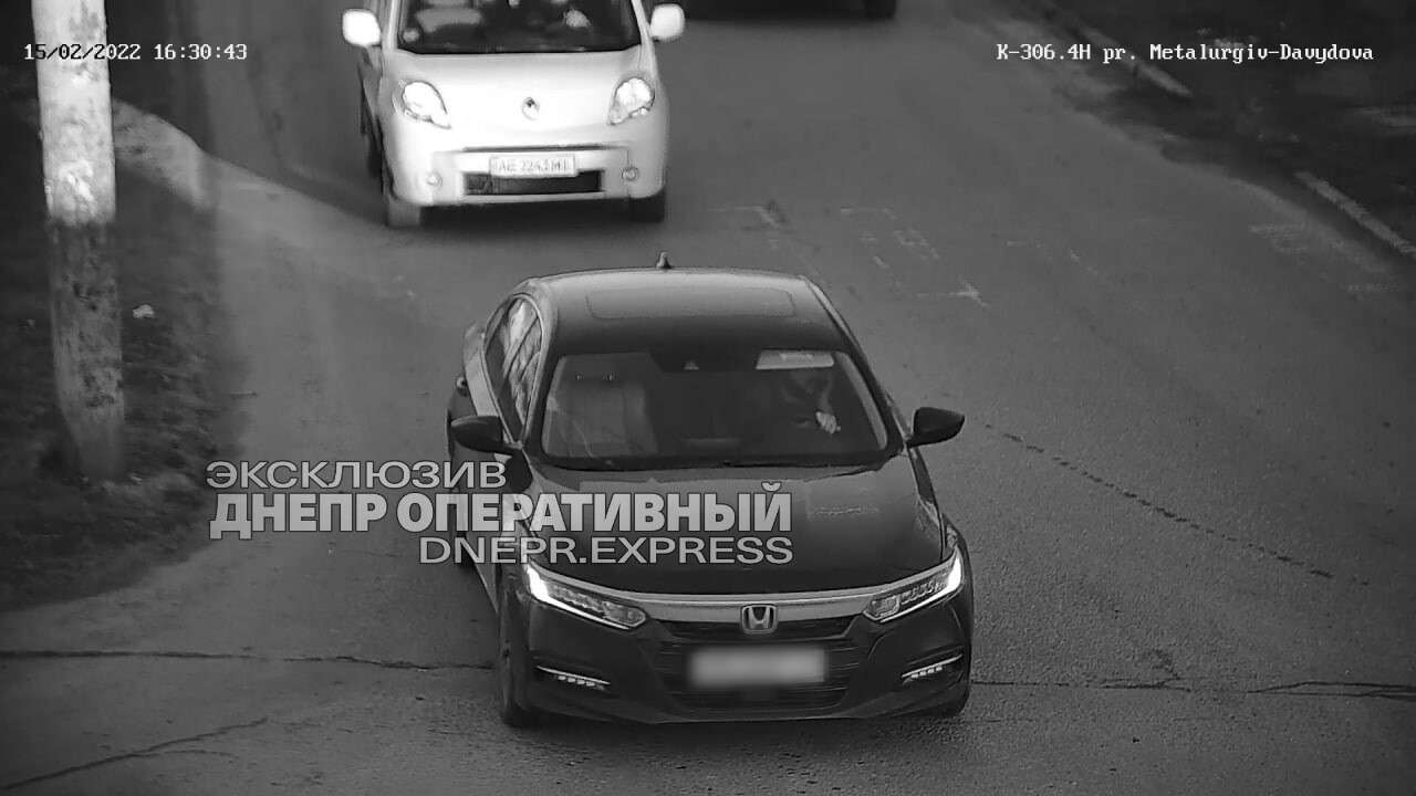 Ситуацию зафиксировали камеры видеонаблюдения.