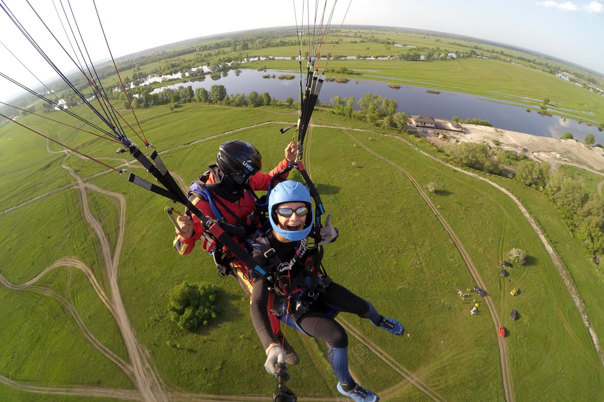 Так выглядит полет на параплане в 15 километрах от Днепра/ фото: vnebo.ua