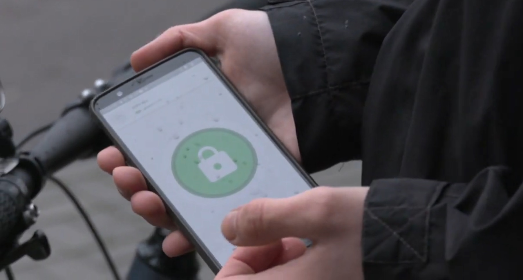 В Днепре студенты сделали устройство, которое спасает велосипед от краж.