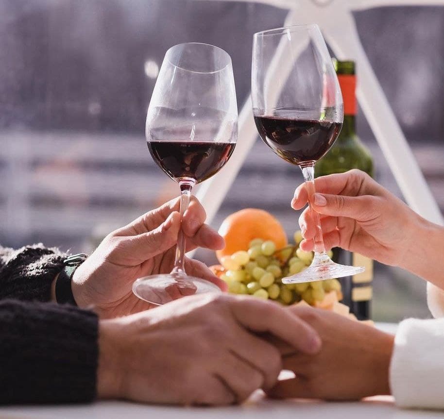 Свидание в центре глэмпинга "Облака".