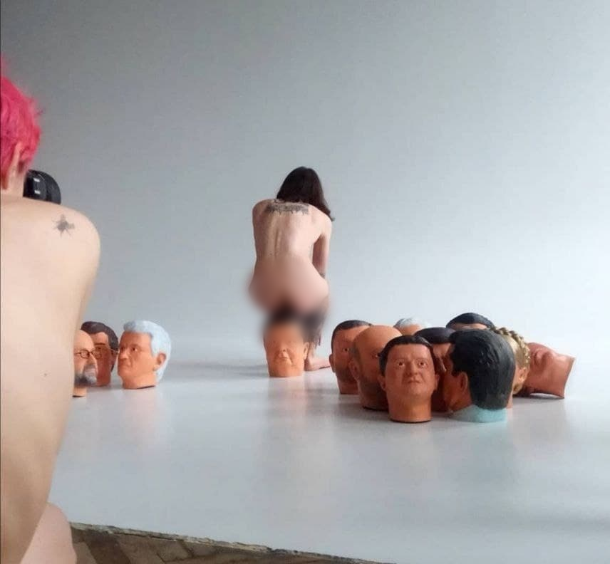 Ню-фотосессия Загребельной с политиками/ фото: inst  alien_zagrebelnaya