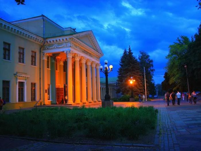 Потемкинский дворец в Днепре/ фото: ukraine-is.com
